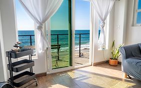 Beachfront Charming 1 Bdr 1 Bth